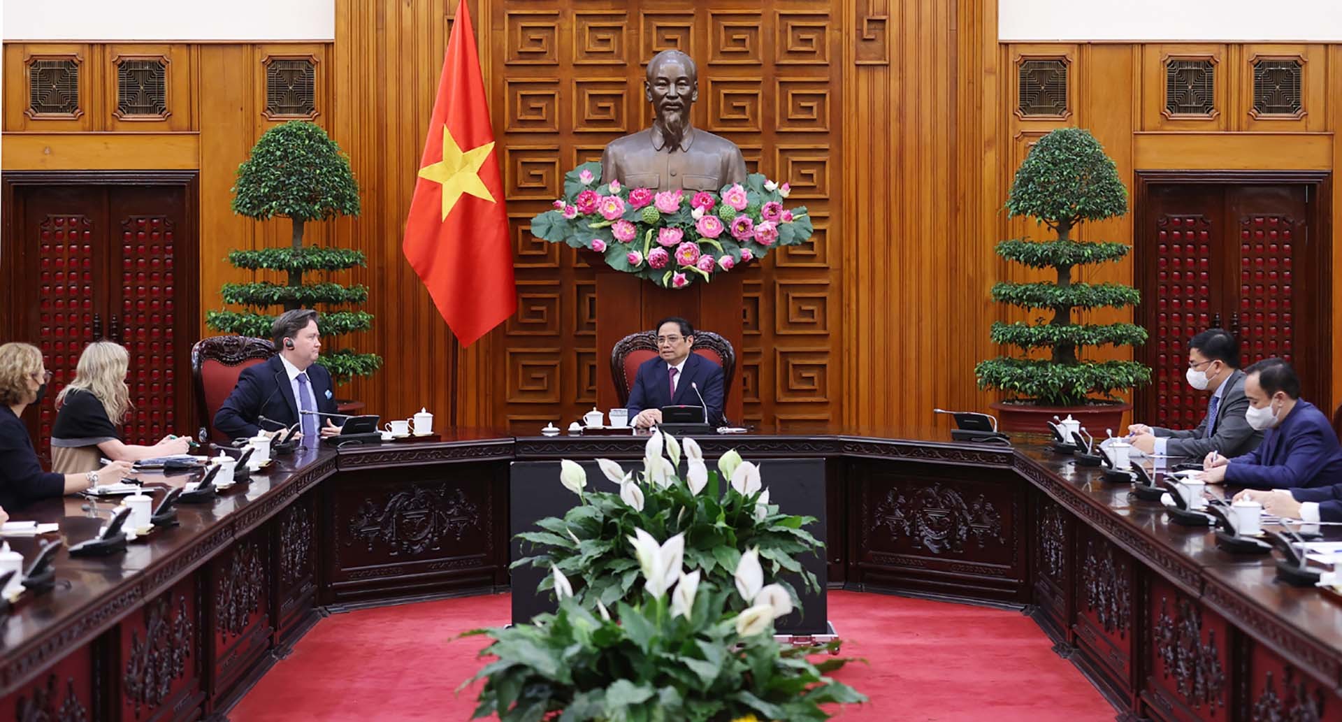 Thủ tướng Phạm Minh Chính tiếp Đại sứ Hoa Kỳ tại Việt Nam Marc E. Knapper.