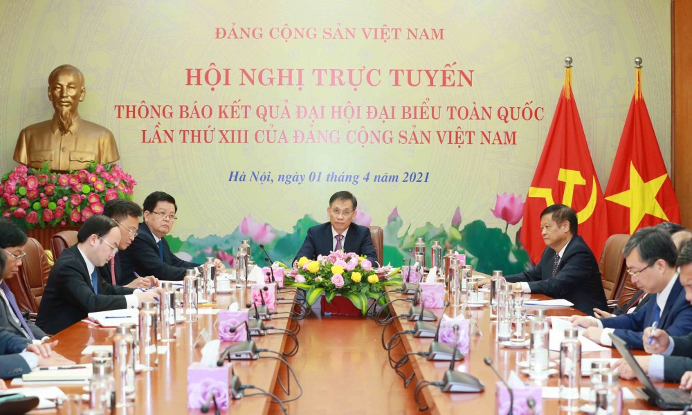 Chiều 01/4/2021, tại Hà Nội, Ban Đối ngoại Trung ương tổ chức Hội nghị trực tuyến thông báo kết quả Đại hội đại biểu toàn quốc lần thứ XIII của Đảng Cộng sản Việt Nam tới Đảng Nhân dân Cách mạng Lào. Đồng chí Lê Hoài Trung, Uỷ viên Trung ương Đảng, Trưởng