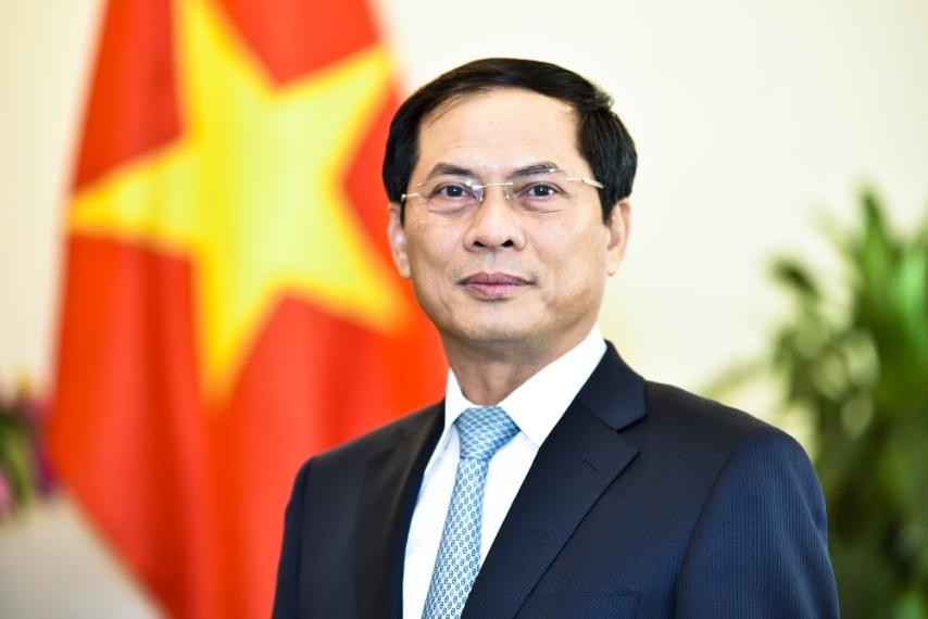 Ủy  viên Trung ương Đảng, Thứ trưởng thường trực Bộ Ngoại giao Bùi Thanh Sơn 