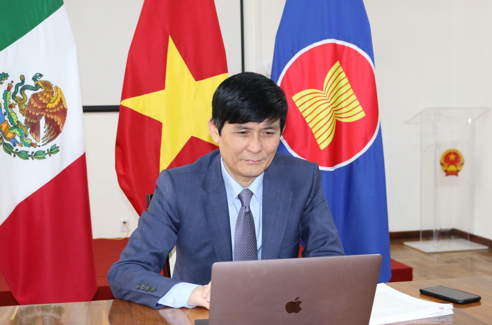 Đại sứ Nguyễn Hoành Năm phát biểu tại Hội thảo doanh nghiệp trực tuyến với chủ đề Cơ hội cho ASEAN và Mexico, 