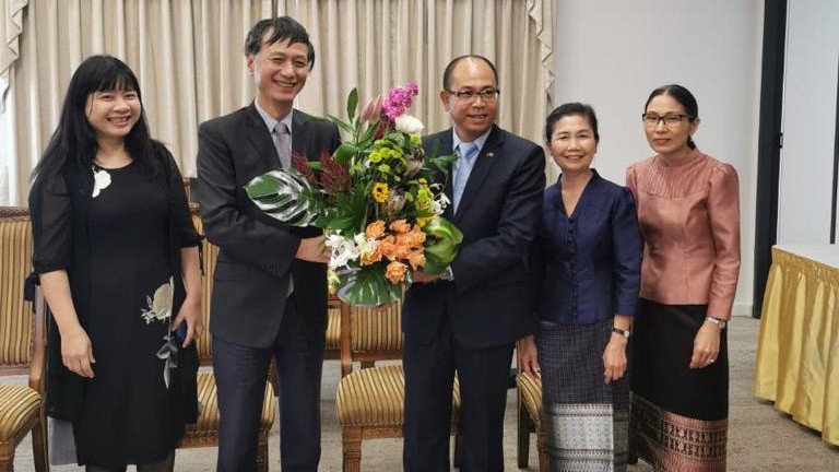 Đại sứ Nguyễn Tất Thành chúc Tết cổ truyền Bun Pi May Đại sứ quán Lào tại Canberra