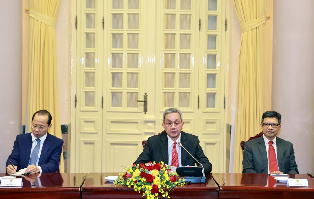 Đại sứ Brunei tại Việt Nam Pengiran Haji Sahari bin Pengiran Haji Salleh (giữa) phát biểu tại buổi tiếp.