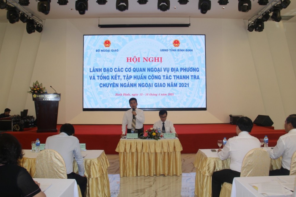 Ông Hoàng Thùy Dương, Cục trưởng Cục Phục vụ Ngoại giao đoàn thông tin, năm 2020 ba đơn vị Cục Phục vụ Ngoại giao đoàn, SCEDFA và FOSCO đang quản lý 7.492 người lao động Việt Nam làm việc cho 437 tổ chức nước ngoài tại Việt Nam