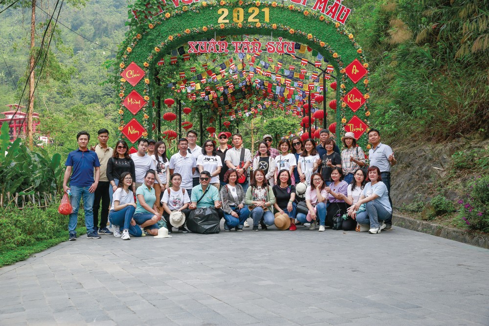 Chuyến đi nhận được sự hưởng ứng nhiệt tình của các công đoàn viên báo Báo Thế giới & Việt Nam. (Ảnh: Phạm Anh Tuấn)