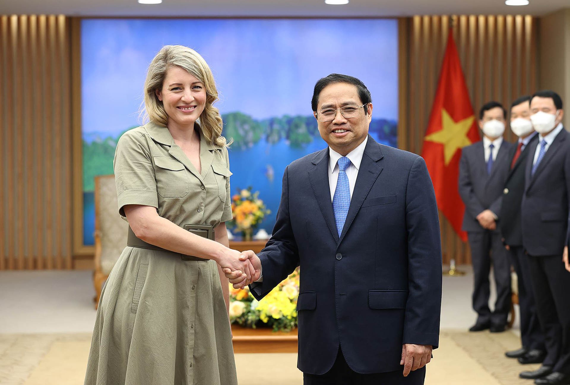 Thủ tướng Phạm Minh Chính tiếp Bộ trưởng Ngoại giao Canada Mélanie Joly