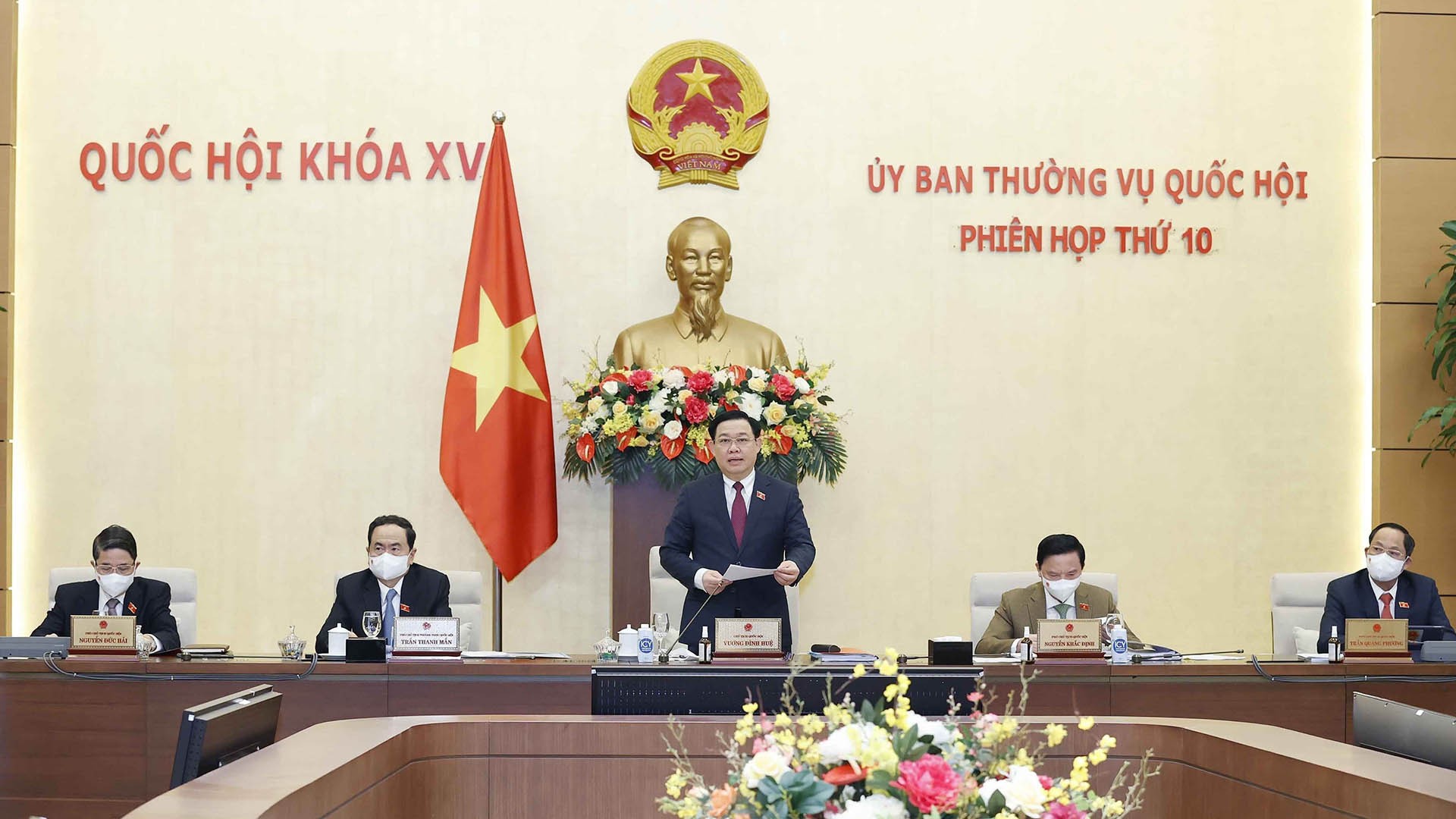 Chủ tịch Quốc hội Vương Đình Huệ phát biểu khai mạc phiên họp. (Nguồn: TTXVN)