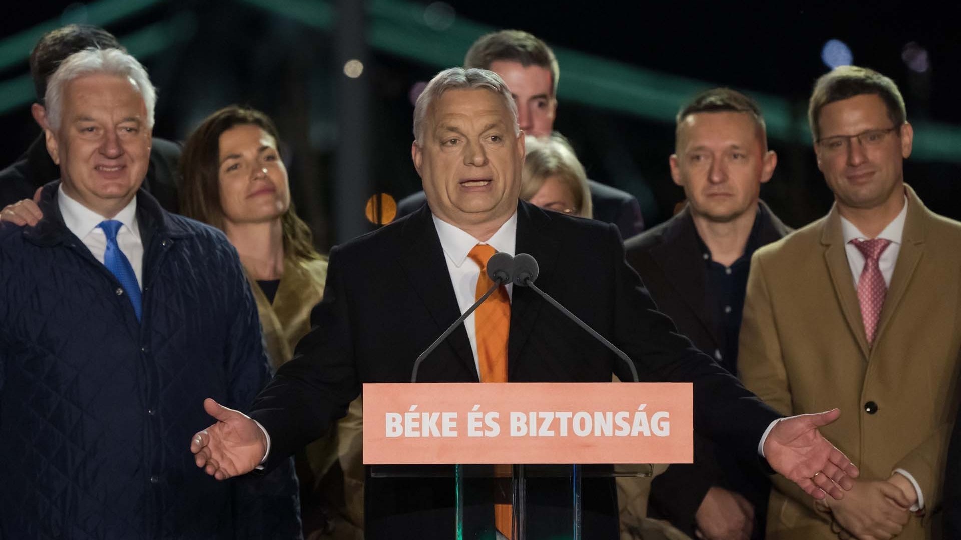 Điện mừng Thủ tướng Hungary