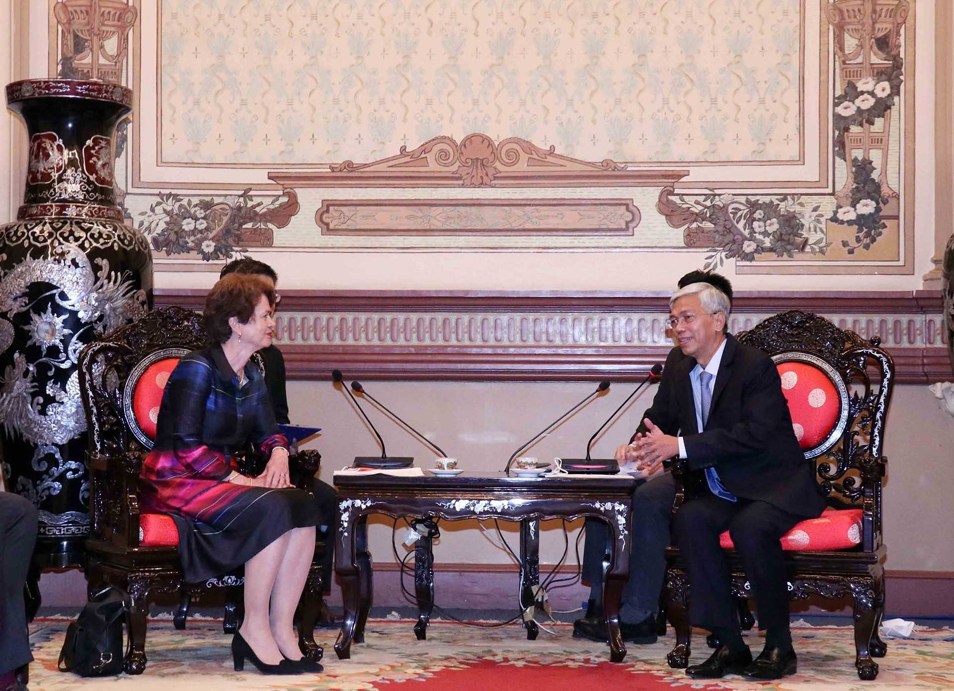 Ông Võ Văn Hoan, Phó Chủ tịch UBND TP. Hồ Chí Minh đã tiếp bà Hanneke Schuiling, Thứ trưởng Ngoại giao phụ trách Kinh tế Đối ngoại Hà Lan. (Nguồn: TTXVN)