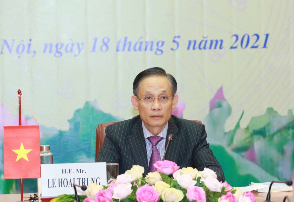 Đồng chí Lê Hoài Trung, Ủy viên Trung ương Đảng, Trưởng Ban Đối ngoại Trung ương chủ trì Hội nghị. (Nguồn: TTXVN)