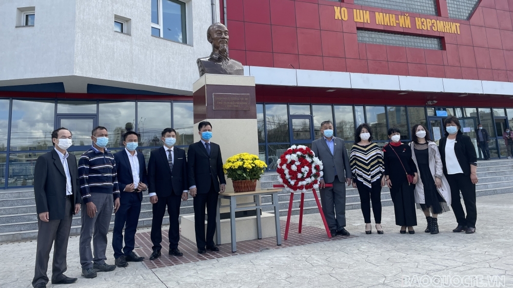 Kỷ niệm 131 năm ngày sinh Chủ tịch Hồ Chí Minh tại Mông Cổ