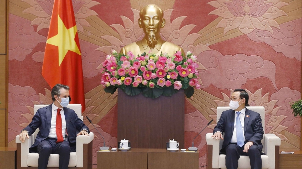 Chủ tịch Quốc hội đề nghị EU giúp Việt Nam tiếp cận nguồn vaccine phòng Covid-19