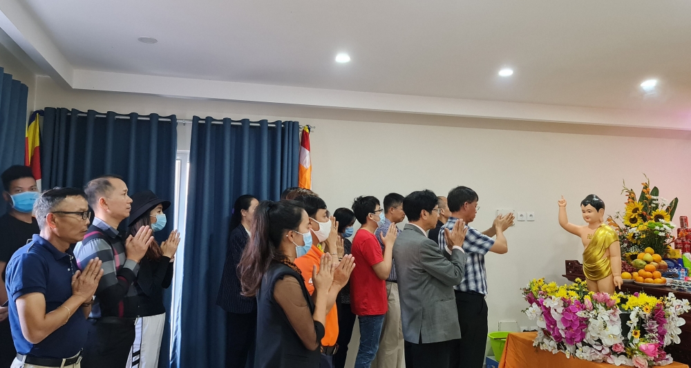 Cộng đồng người Việt tại Mozambique tham gia lễ cầu an nhân Đại lễ Phật đản.