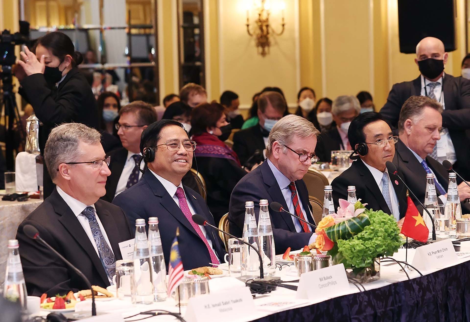 Thủ tướng Phạm Minh Chính cùng Lãnh đạo các nước ASEAN gặp Cộng đồng doanh nghiệp Hoa Kỳ. (Nguồn: TTXVN)