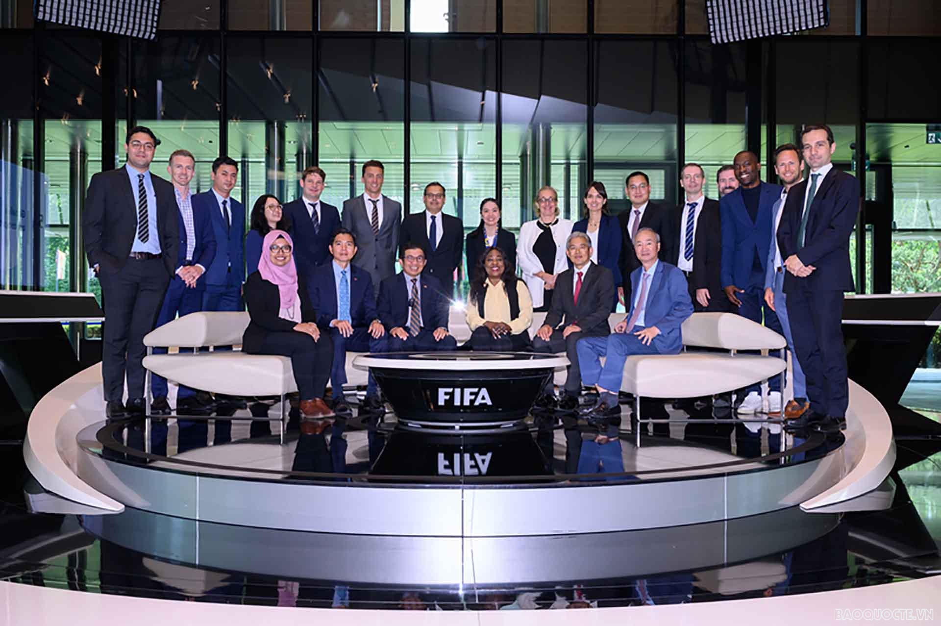Ủy ban ASEAN tại Thụy Sỹ cùng Tổng Thư ký FIFA và đại diện các ban chức năng của FIFA