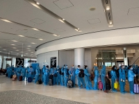Hơn 350 công dân Việt Nam từ Nhật Bản về tới sân bay Cam Ranh an toàn