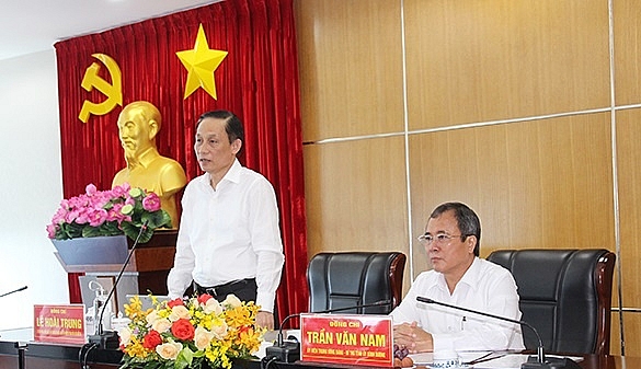 Thứ trưởng Ngoại giao Lê Hoài Trung làm việc với tỉnh Bình Dương về công tác đối ngoại