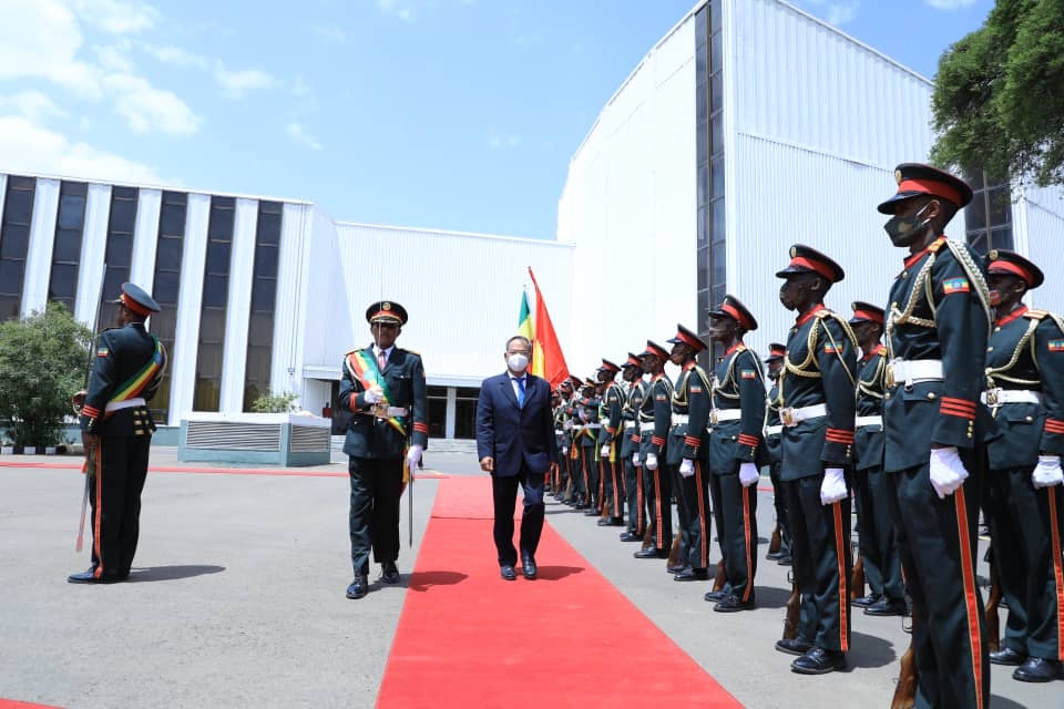 Đại sứ Nguyễn Nam Tiến trình Thư ủy nhiệm lên Tổng thống Ethiopia