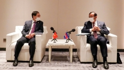Bộ trưởng Ngoại giao Bùi Thanh Sơn gặp song phương Phó Thủ tướng, Bộ trưởng Ngoại giao và Hợp tác quốc tế Campuchia