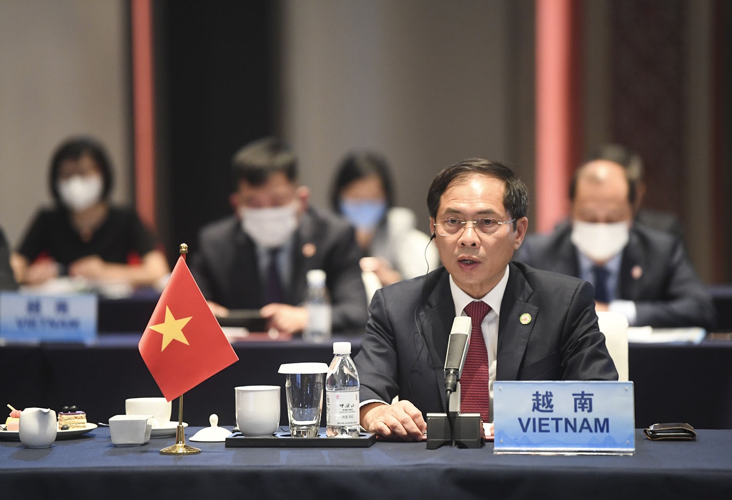 Bộ trưởng Ngoại giao Bùi Thanh Sơn phát biểu dẫn đầu đoàn Việt Nam tham dự Hội nghị đặc biệt các Bộ trưởng Ngoại giao ASEAN-Trung Quốc