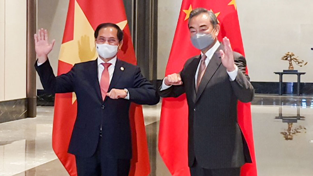 Vietnamese, Chinese Foreign Ministers hold talks