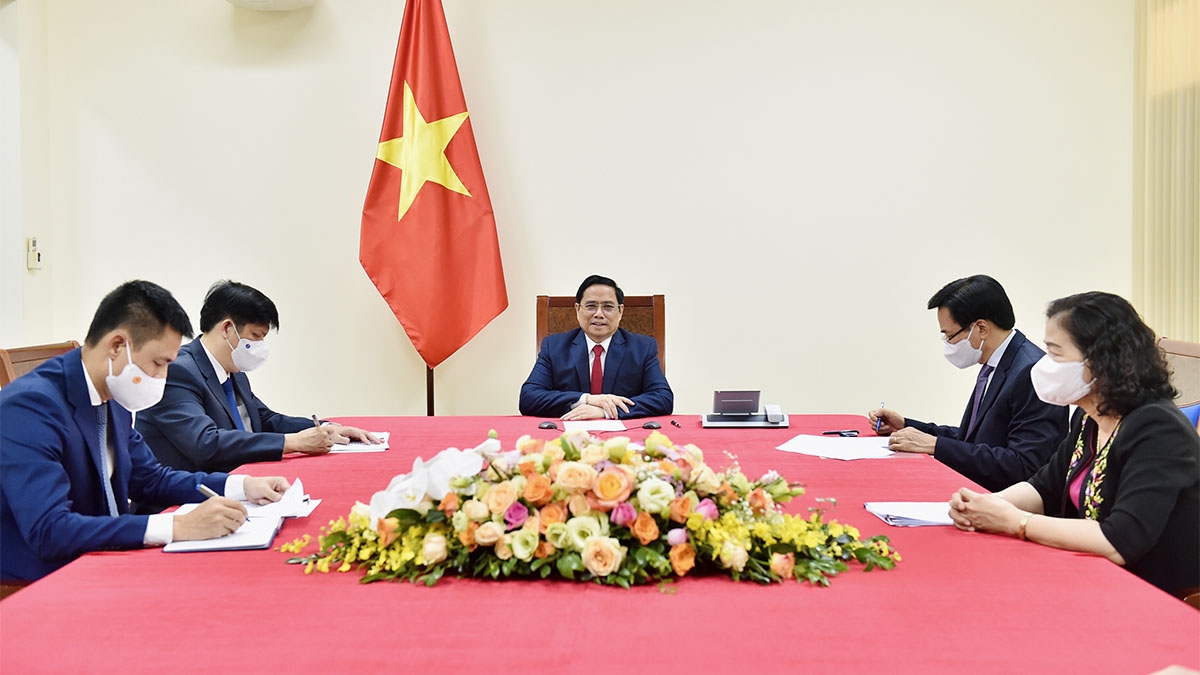 Thủ tướng Phạm Minh Chính điện đàm với Tổng giám đốc của WHO và Liên minh toàn cầu về vaccine và tiêm chủng GAVI
