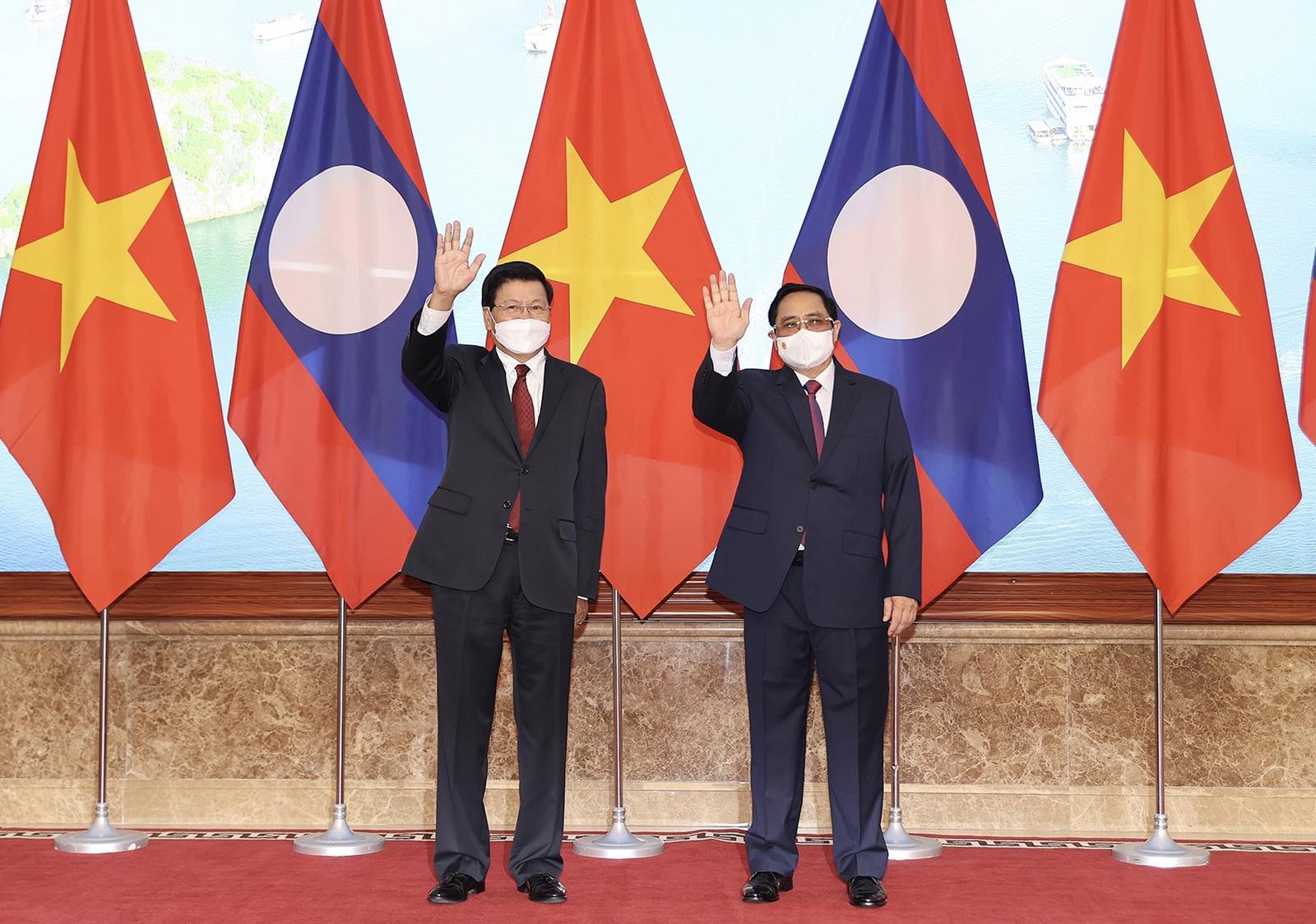 Vietnamese, Lao leaders agree on cooperation orientations
