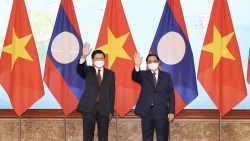 Thủ tướng Phạm Minh Chính hội kiến với Tổng Bí thư, Chủ tịch nước Lào Thongloun Sisoulith