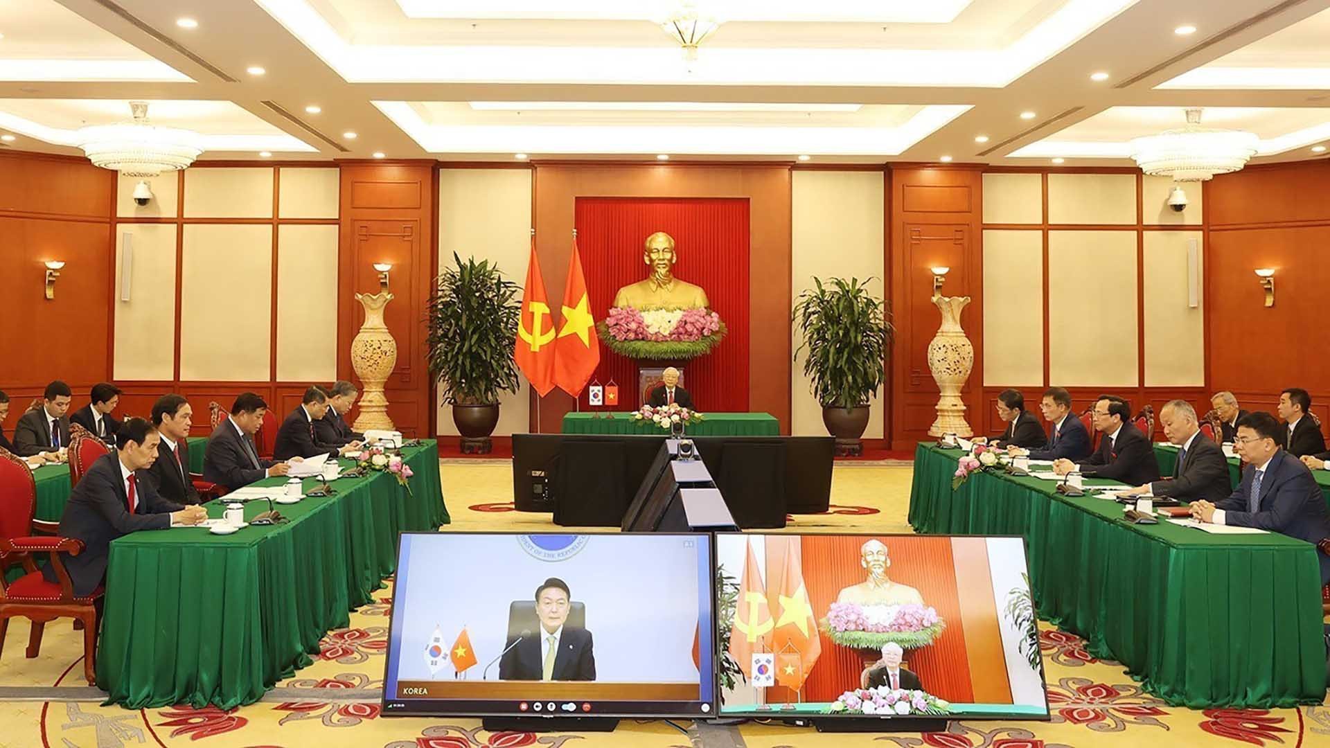 Tổng Bí thư Nguyễn Phú Trọng hội đàm trực tuyến với Tổng thống Hàn Quốc Yoon Suk-yeol. (Nguồn: TTXVN)