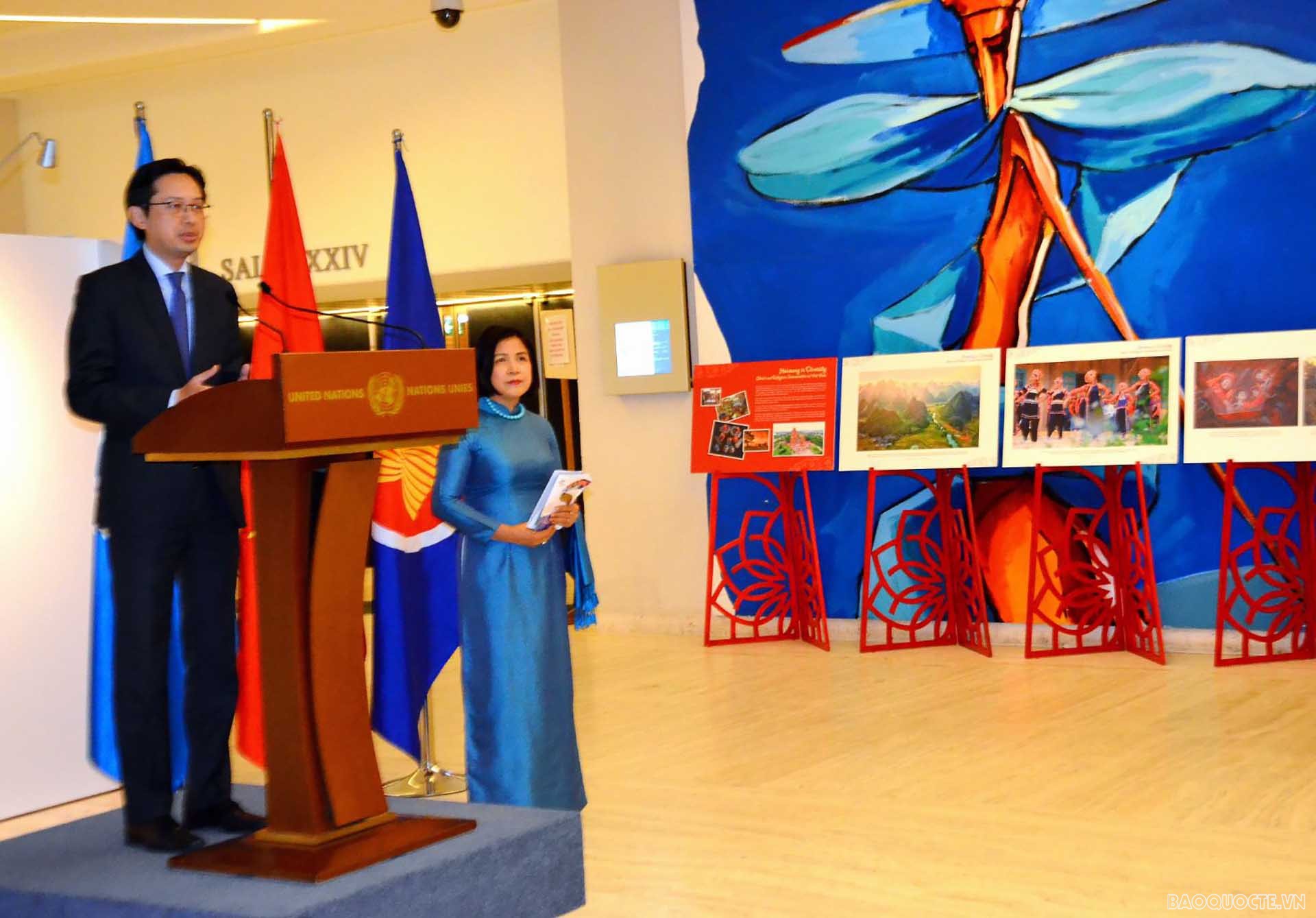 Trợ lý Bộ trưởng Đỗ Hùng Việt phát biểu khai mạc triển lãm.