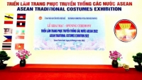 Khai mạc Triển lãm Trang phục truyền thống các nước ASEAN 2022