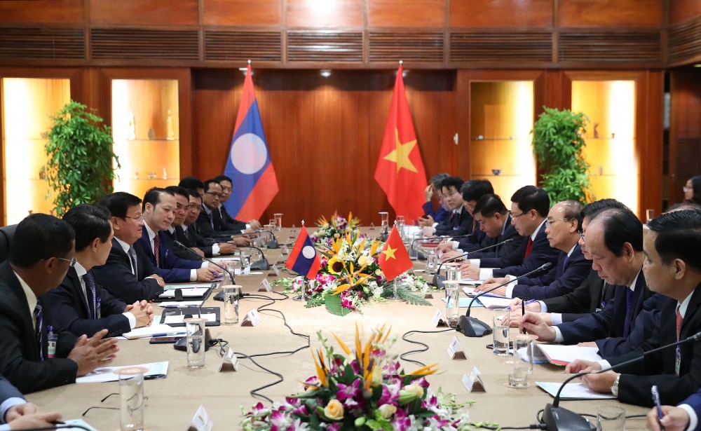 thu tuong nguyen xuan phuc hoi dam voi thu tuong lao thongloun sisoulith