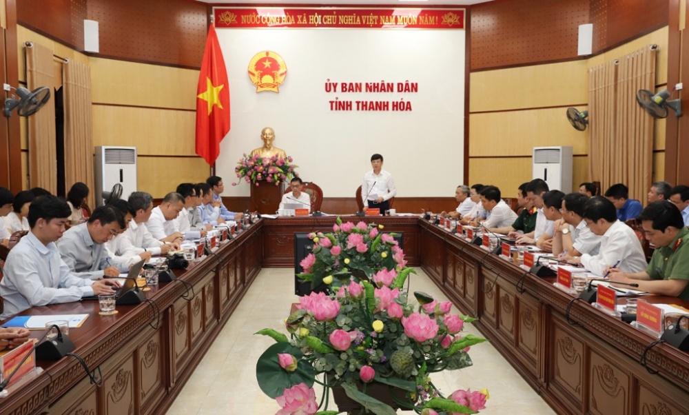 thu truong ngoai giao le hoai trung tham va lam viec tai thanh hoa