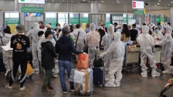 Thêm một chuyến bay đưa hơn 340 công dân Việt Nam từ Nga về nước an toàn