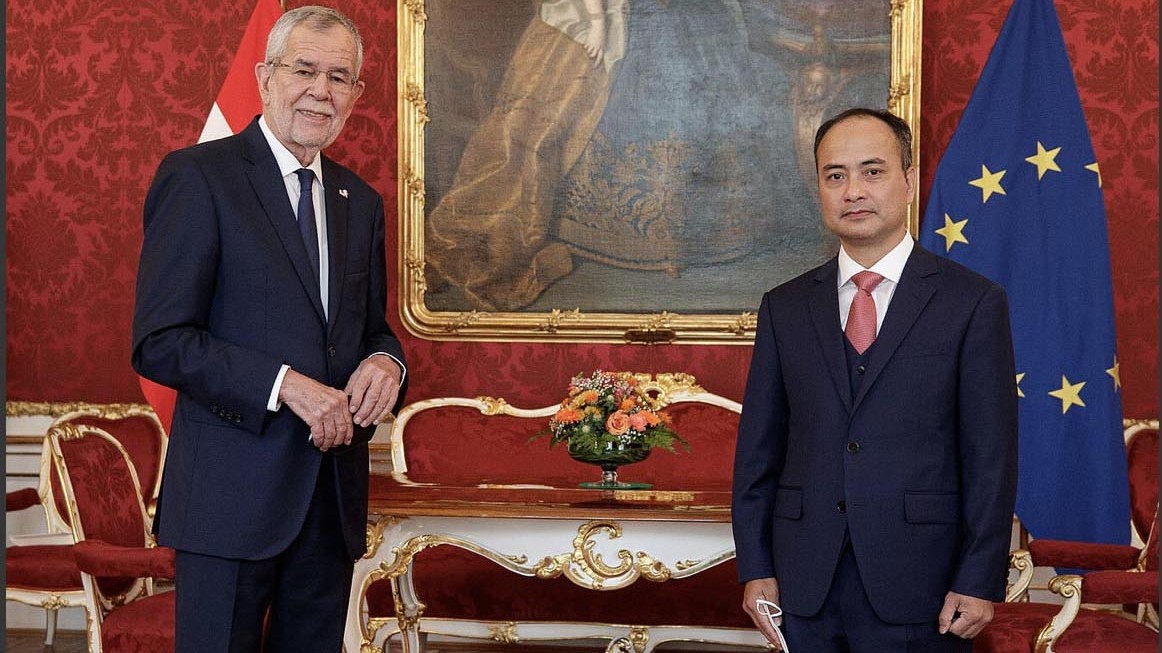 Đại sứ Nguyễn Trung Kiên trình Thư ủy nhiệm lên Tổng thống Cộng hòa Áo