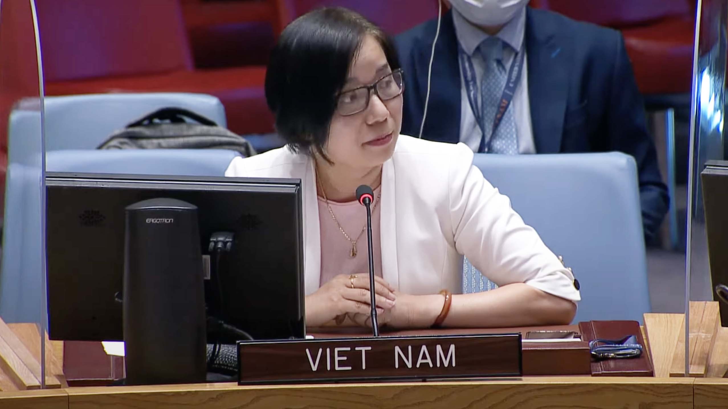 , Phó Trưởng Phái đoàn thường trực Việt Nam tại LHQ, bà Nguyễn Phương Trà phát biểu tại cuộc họp.