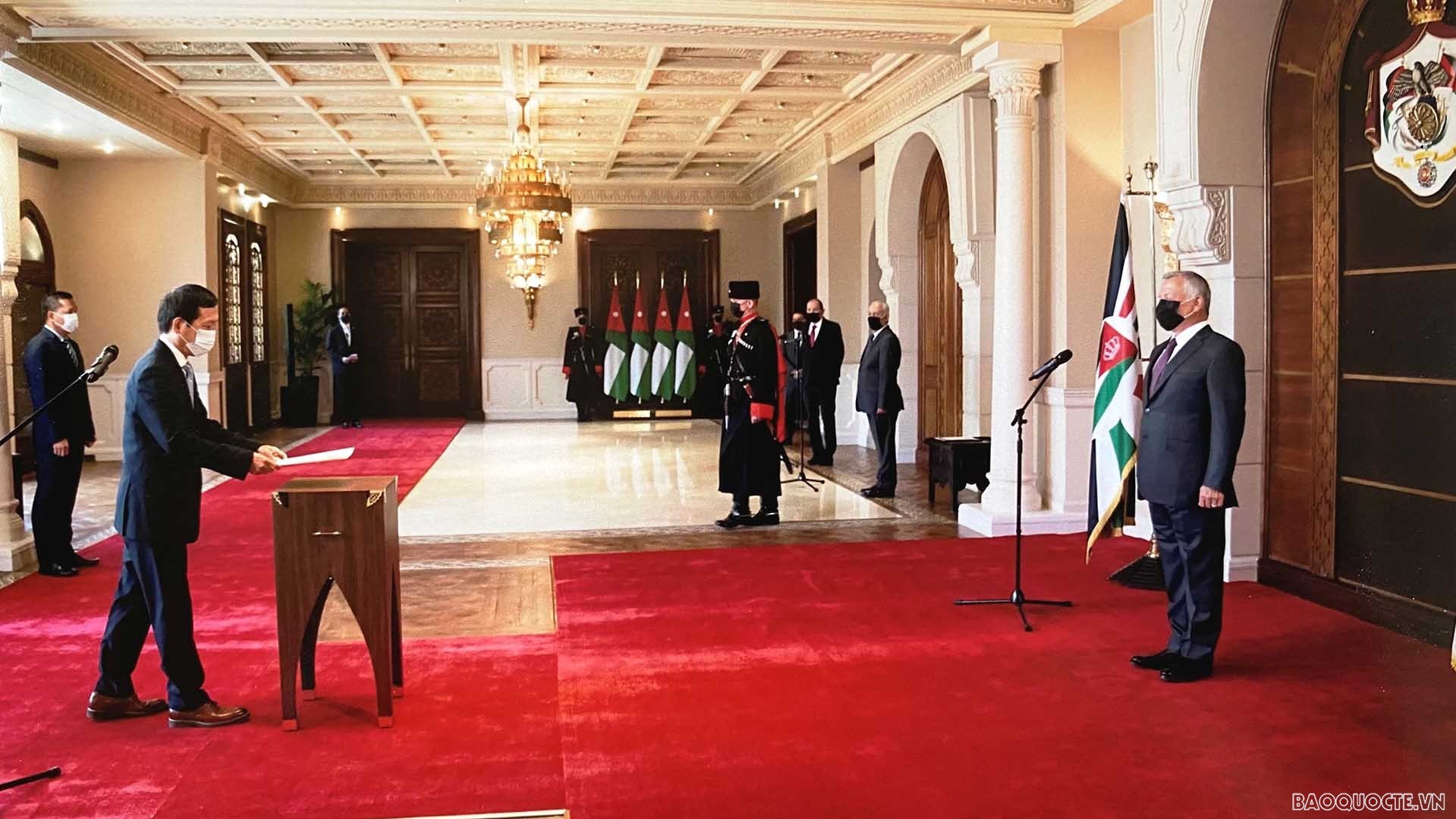 Đại sứ Vũ Viết Dũng trình Thư ủy nhiệm lên Quốc vương Jordan Abdullah II