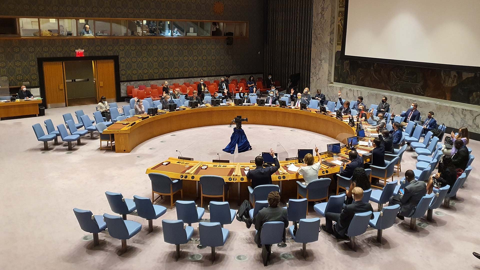 Hội đồng Bảo an Liên hợp quốc đã nhất trí thông qua Nghị quyết số 2586 về việc gia hạn hoạt động của Phái bộ LHQ tại thành phố Hodeidah của Yemen thêm 12 tháng.