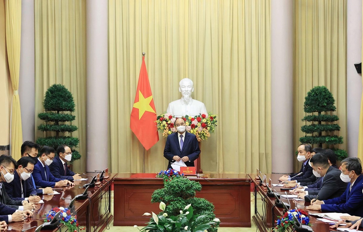 Chủ tịch nước Nguyễn Xuân Phúc gặp mặt Chủ tịch Hội Người Hàn Quốc tại Việt Nam và một số Tập đoàn Hàn Quốc. (Nguồn: TTXVN)