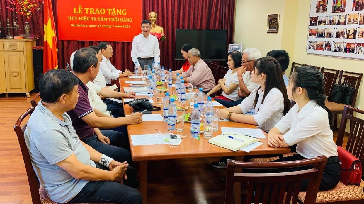 Đại sứ Nguyễn Tuấn chủ trì Hội nghị cập nhật thông tin về tình hình Covid-19 tại Việt Nam và kế hoạch quyên góp ủng hộ Quỹ vaccine phòng Covid-19.