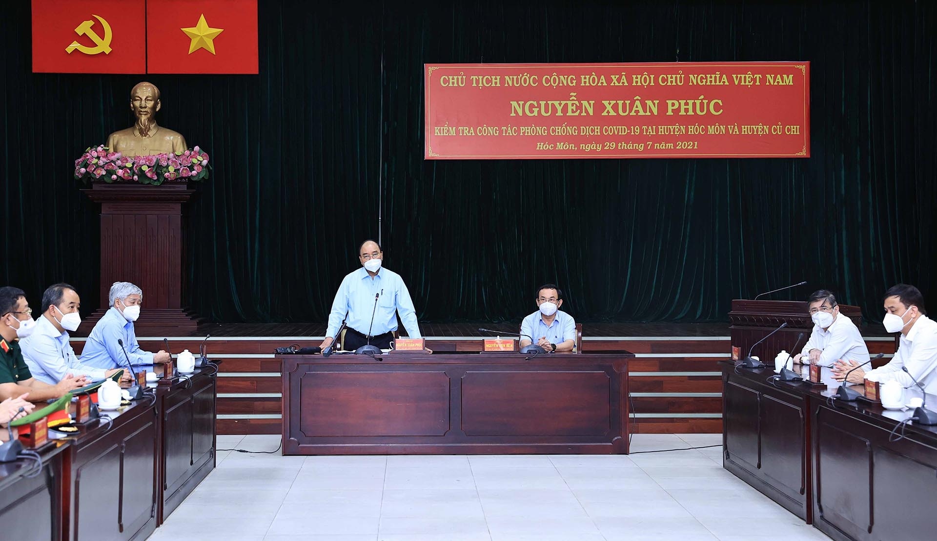 Chủ tịch nước Nguyễn Xuân Phúc phát biểu tại buổi làm việc với lãnh đạo huyện Hóc Môn và huyện Củ Chi về công tác phòng, chống dịch Covid-19. (Nguồn: TTXVN)