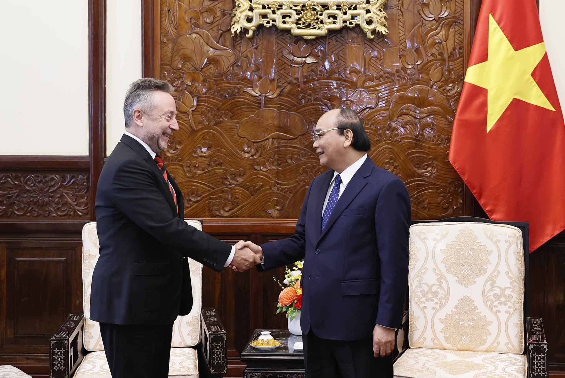 Chủ tịch nước Nguyễn Xuân Phúc tiếp các Đại sứ Czech và Oman đến chào từ biệt kết thúc nhiệm kỳ