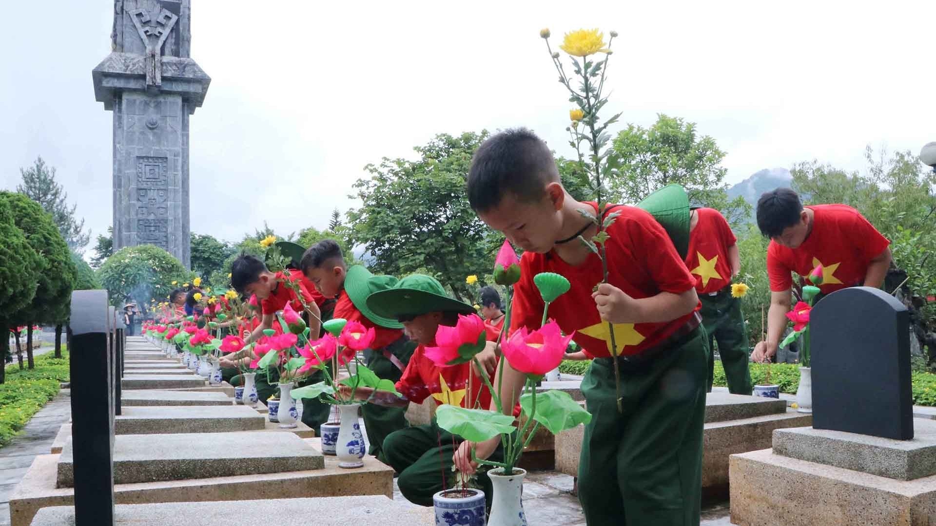 Kỷ niệm ngày Thương binh-Liệt sĩ: Tháng Bảy và những tượng đài bất tử