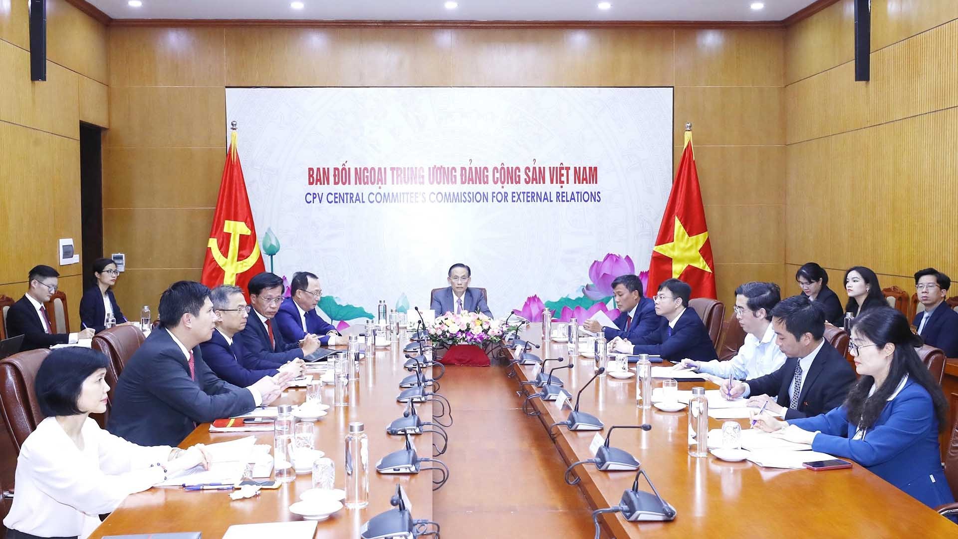 Đoàn đại biểu Đảng cộng sản Việt Nam tham gia diễn đàn trực tuyến. (Nguồn: TTXVN)