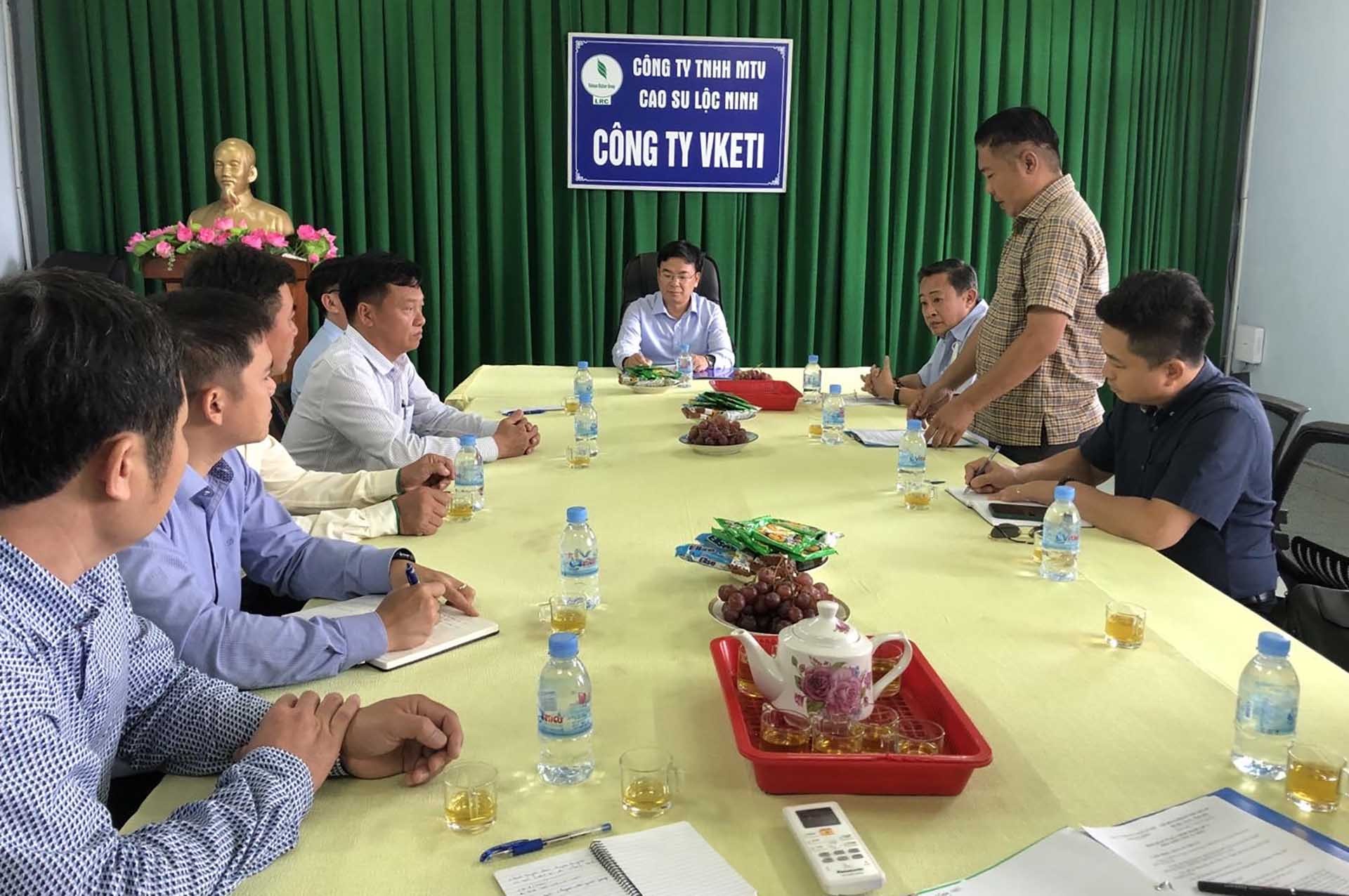 Thứ trưởng Phạm Quang Hiệu làm việc với lãnh đạo Công ty cao su VKETI-Lộc Ninh và Công ty THAGRICO.