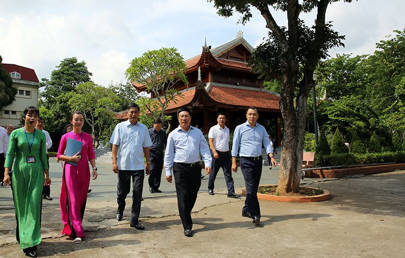 Phó Thủ tướng Phạm Bình Minh làm việc tại tỉnh Sơn La