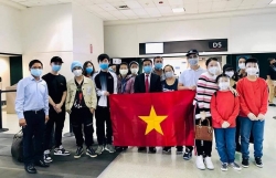 Dịch Covid-19: Đưa gần 350 công dân Việt Nam từ Hoa Kỳ về nước