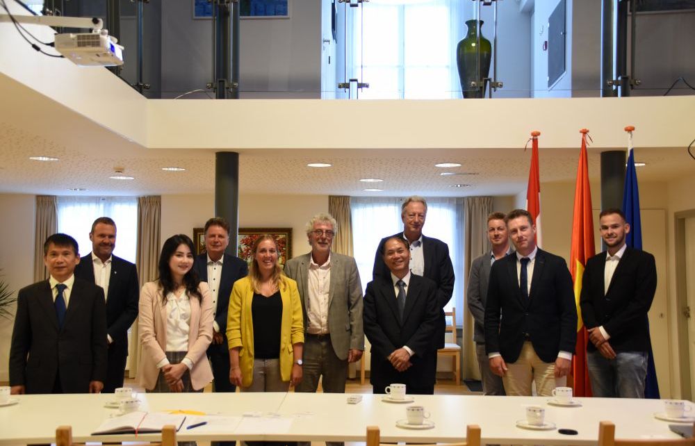 Đại sứ Phạm Việt Anh làm việc với đối tác Hà Lan thúc đẩy hợp tác trong lĩnh vực trồng trọt