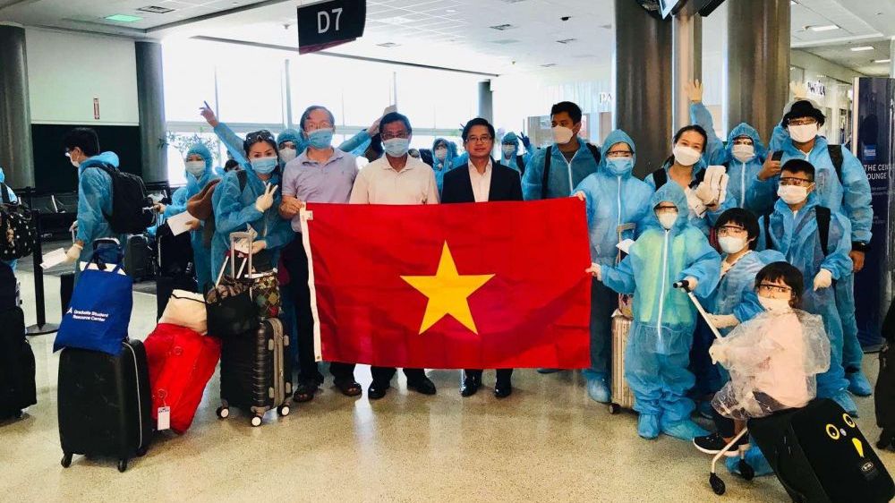 Dịch Covid-19: Gần 350 công dân Việt Nam từ Hoa Kỳ về nước an toàn