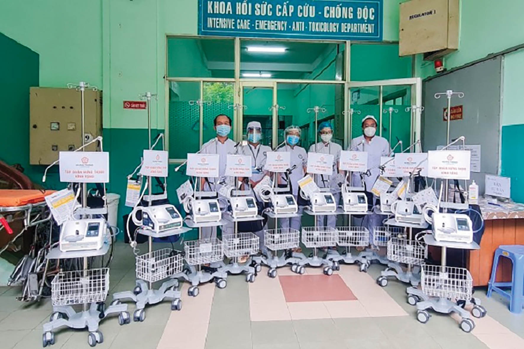 Trao tặng 200 máy thở oxy dòng cao cho TP. Hồ Chí Minh với tổng giá trị 14 tỷ đồng, ngày 26/7/2021. (Ảnh Hungthinh Corp)