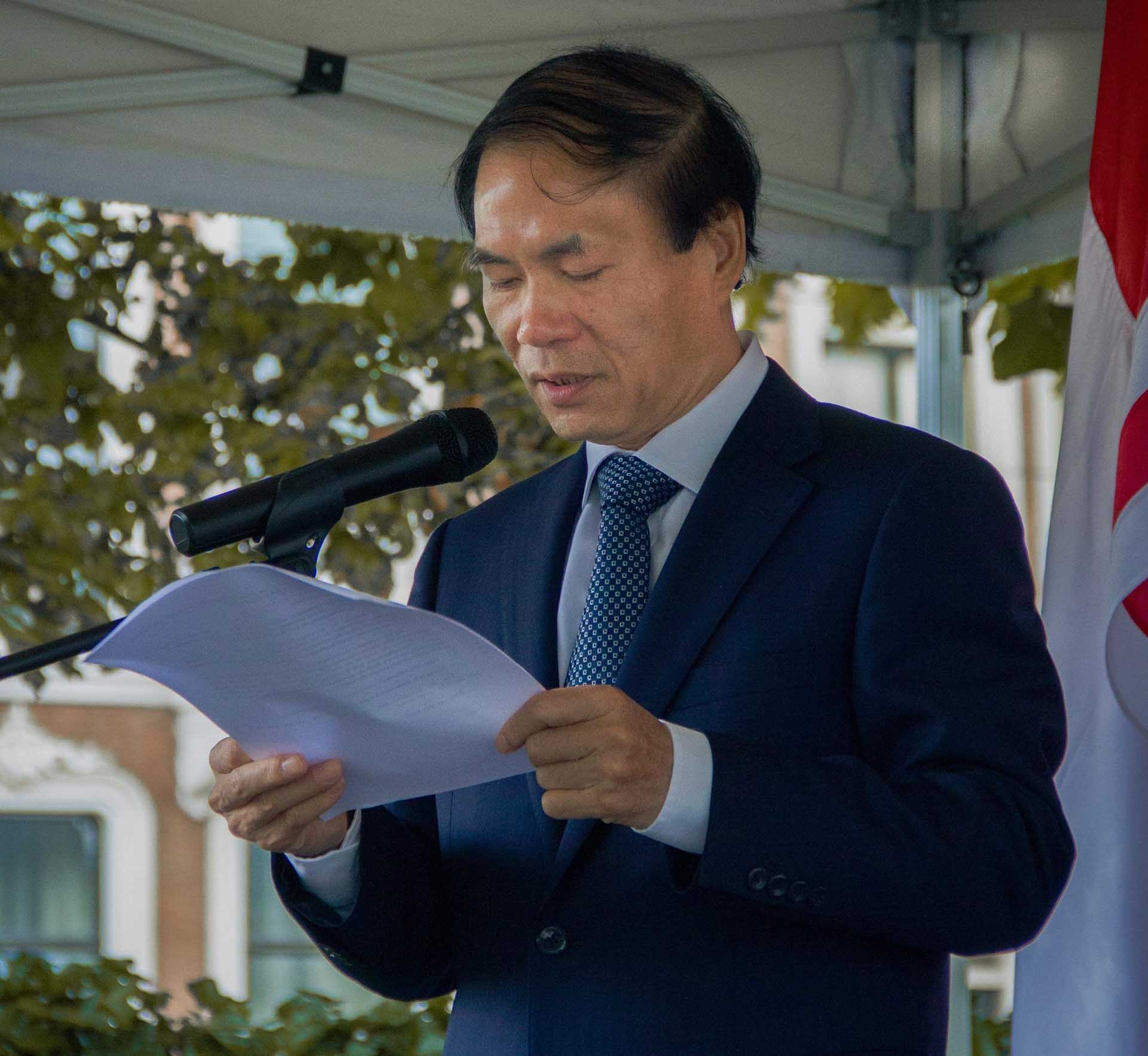 Đại sứ Phạm Việt Anh phát biểu tại Lễ Thượng cờ ASEAN.
